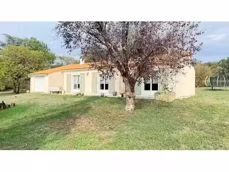 vente maison 5 pièces 130 m² à la crèche (79260)  189 000 €