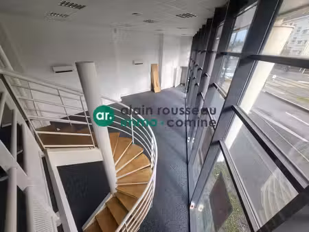 vente commerce angers 49000 220m²