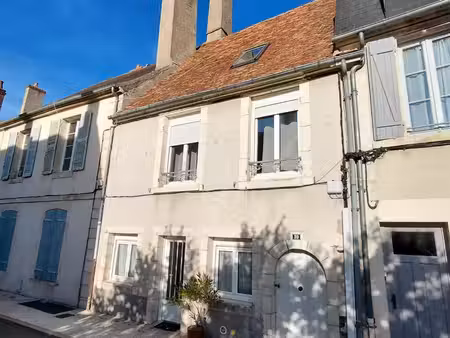 immeuble de rapport  4 logements loués  centre ville la char