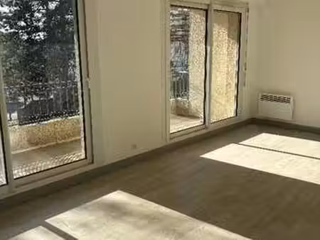 location appartement 3 pièces à bordeaux (33000) : à louer 3 pièces / 67m² bordeaux