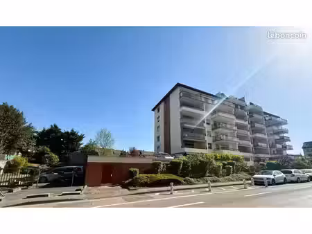 garage ou box fermé 14m2 à gaillard - 200m douane moillesulaz