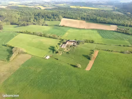 ferme / propriété agricole de 19 hectares maison de 240m² + dépendances environ 1000 m²