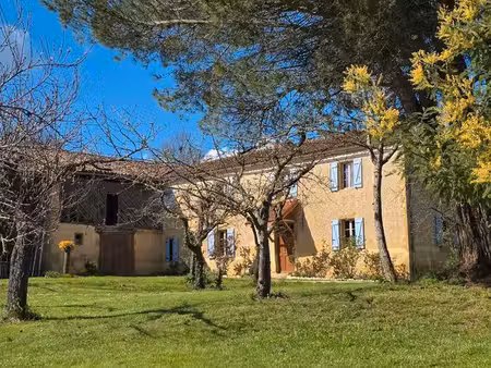 maison gasconne et environ 1000m² de dépendances