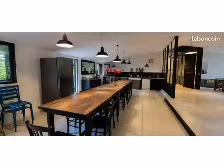 maison 6 pièces 360 m²
