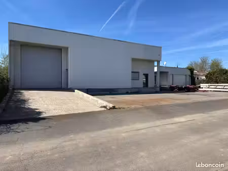 bâtiment hangar dépôt