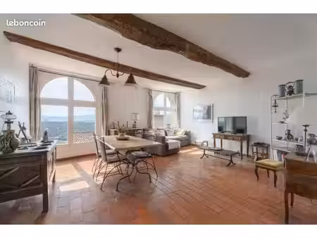 château 6 pièces 171 m²