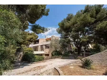 villa 7 pièces 221 m²
