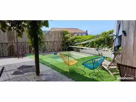 grande maison de village