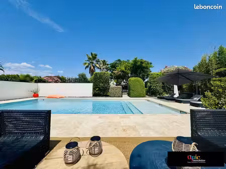 villa 8 pièces 280 m²
