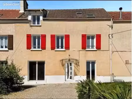 dampmart – maison 135 m² entièrement rénovée – charme & prestations de qualité