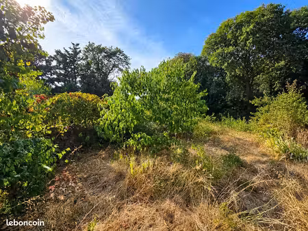 terrain constructible de 665 avec permis 150m2 accepté