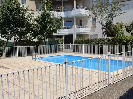 appartement t3 terrasse piscine