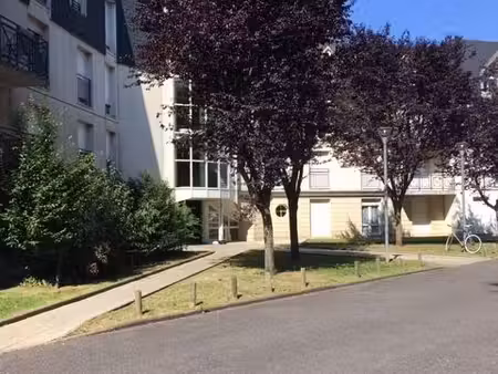 location studio meublé