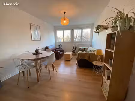 appartement t2 meublé  rénové & lumineux + parking
