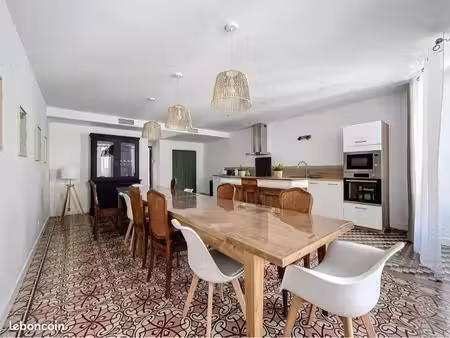 appartement à louer de 210 m2