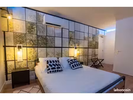 studio meublé – balnéo  douche  climatisation – tout équipé