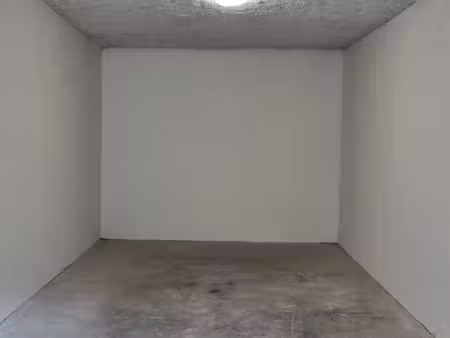 garage à louer vif