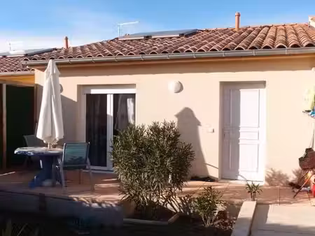 aubignan  villa t3 de 67 m2 de plain-pied  jardin   garage