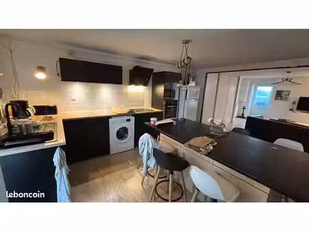 4 pièces 85 m2. la rochelle . quartier laleu