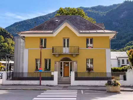 moûtiers grande maison de 240 m2 - 6 chambres + 1 studio