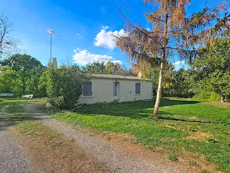 exclusivité! nalliers  les huttes  maison à rénover d'environ 85m² habitables sur plus de 