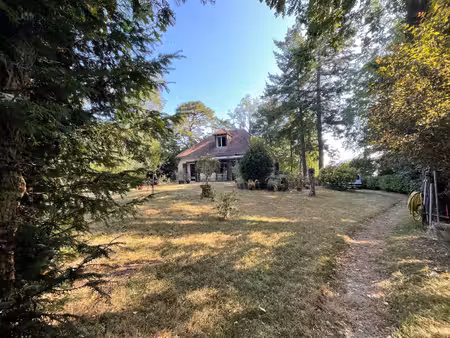 maison familiale de 146 m² sur un magnifique terrain arboré de 2 325 m²
