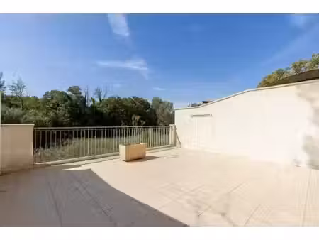 à vendre en exclusivité – maison-appartement t4 avec terrasse  garage et stationnement