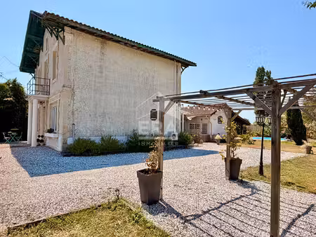 maison 5 chambres en pierre avec piscine et dépendances