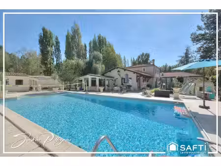 villa 6 pièces de 267 m2