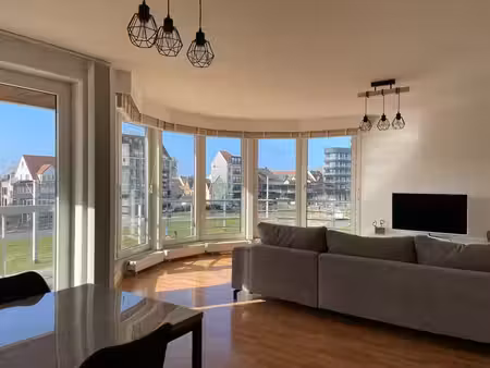 verzorgd hoekappartement met 2 slaapkamers