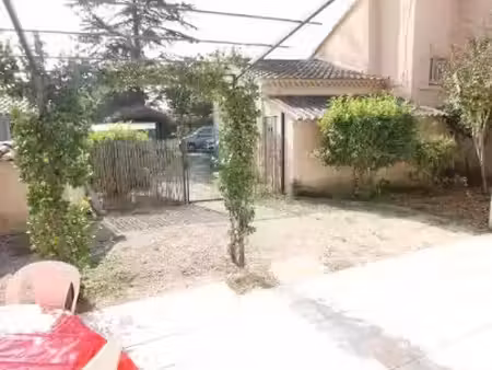 location appartement 2 pièces 40 m² à althen-des-paluds (84210)  700 €