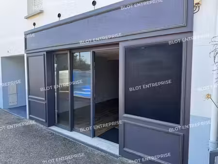location commerce saint-philibert 56470 65m²