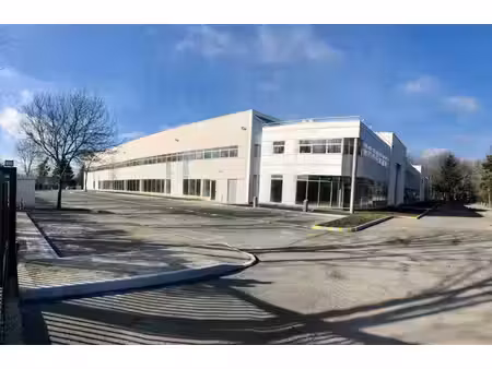 location entrepôt 1474m² à 6465m²
