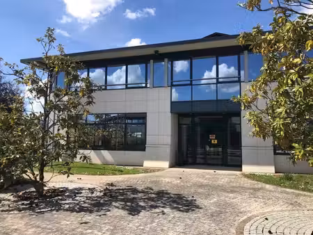 location local d’activités 1340m²