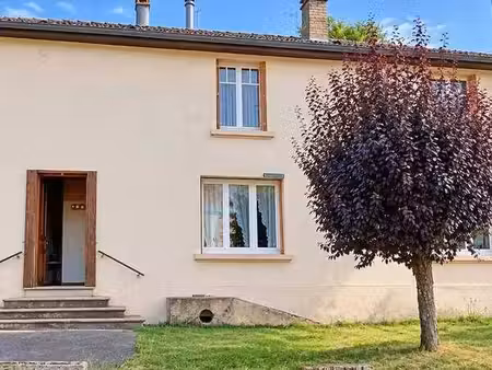 maison à rénover avec grange et terrain de 1 969 m²