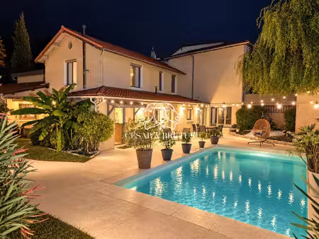 maison avec piscine et appartement indépendant