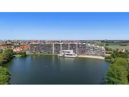 studio met ruim terras en prachtig uitzicht op wandelafstand van zee.