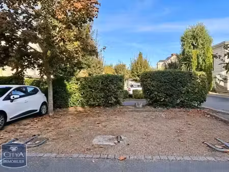 parking à louer - saumur (49) - 35€