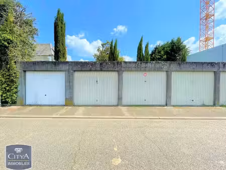parking à louer 14 m² - coutras (33) - 75€