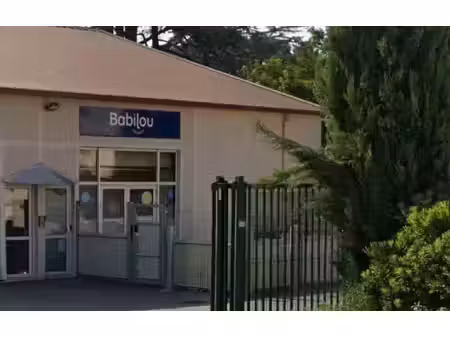 location local commercial 182m² charbonnieres les bains 69260