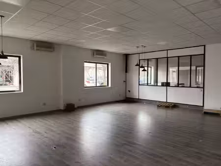 location local commercial 187m² massieux 01600