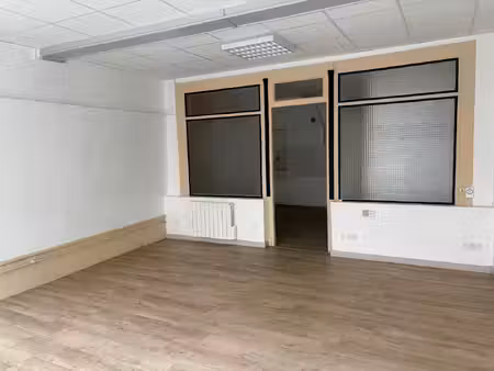 location local commercial 55m² trevoux 01600