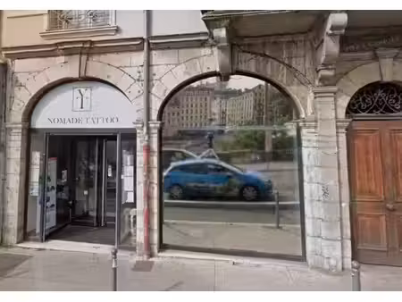 location local commercial 164m² lyon 1er