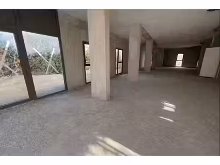location local commercial 147m² pierre benite 69310