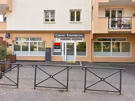 location local commercial 100m² neuville sur saone 69250
