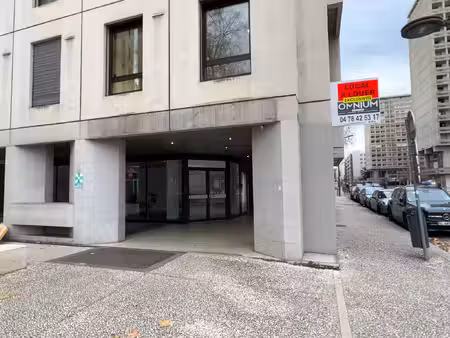 location local commercial 56m² lyon 3ème