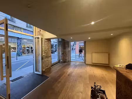 location local commercial 151m² lyon 4ème