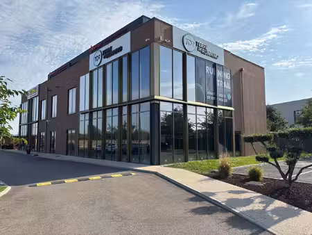 location local commercial 160m² meyzieu 69330