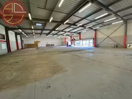location local commercial
