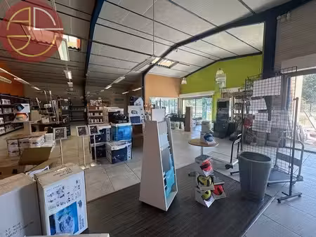 location local commercial